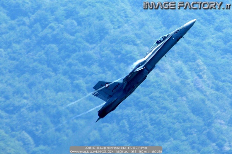 2005-07-16 Lugano Airshow 013 - FA-18C Hornet.jpg